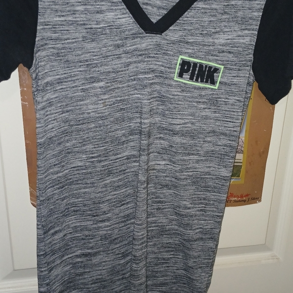 PINK brand T shirt - Picture 1 of 3